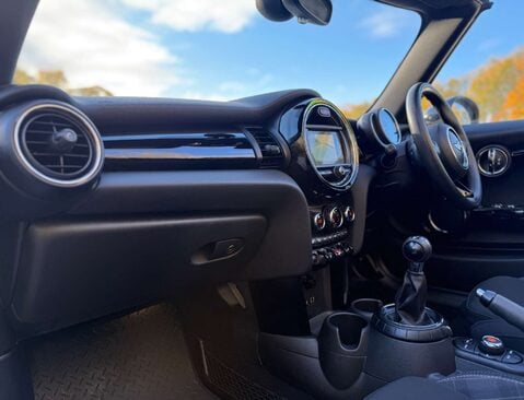 Mini Convertible 1.5 Cooper 2dr 28