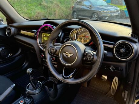 Mini Convertible 1.5 Cooper 2dr 30