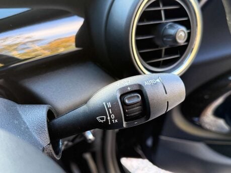 Mini Convertible 1.5 Cooper 2dr 34