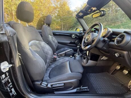 Mini Convertible 1.5 Cooper 2dr 23