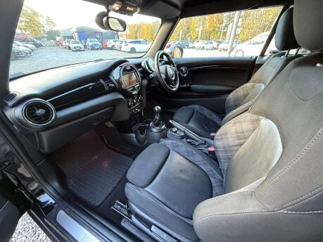 Mini Convertible 1.5 Cooper 2dr 39