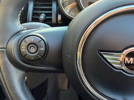 Mini Convertible 1.5 Cooper 2dr 31