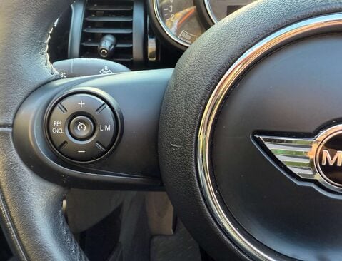 Mini Convertible 1.5 Cooper 2dr 31