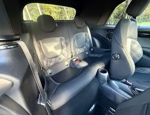 Mini Convertible 1.5 Cooper 2dr 38