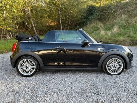 Mini Convertible 1.5 Cooper 2dr 10