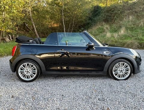 Mini Convertible 1.5 Cooper 2dr 10