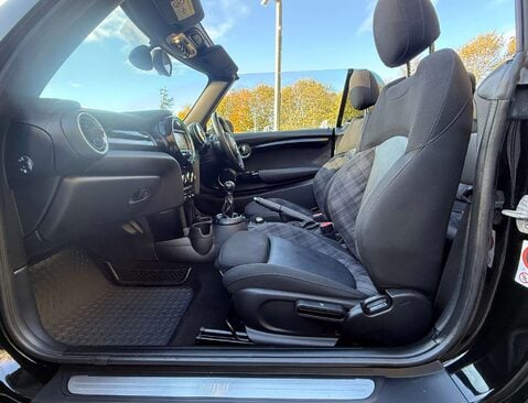 Mini Convertible 1.5 Cooper 2dr 26
