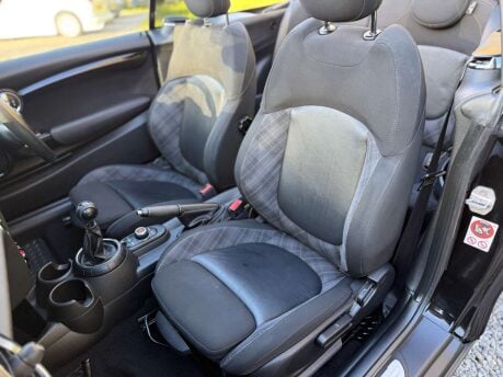 Mini Convertible 1.5 Cooper 2dr 27