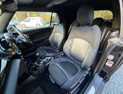 Mini Convertible 1.5 Cooper 2dr 41