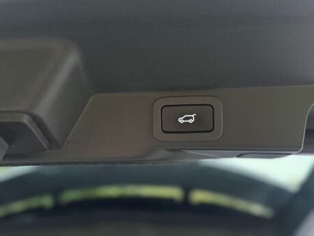 Land Rover Range Rover Sport 3.0 Range Rover Sport HSE Silver D MHEV Auto 4WD 5dr 17