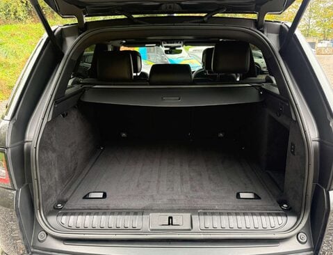 Land Rover Range Rover Sport 3.0 Range Rover Sport HSE Silver D MHEV Auto 4WD 5dr 14