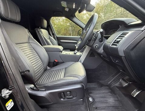 Land Rover Discovery 3.0 Discovery Dynamic HSE D MHEV A 4WD 5dr 26