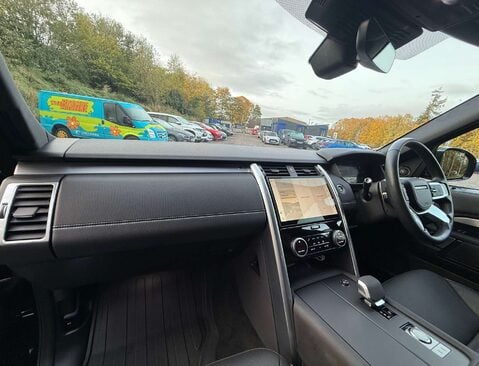 Land Rover Discovery 3.0 Discovery Dynamic HSE D MHEV A 4WD 5dr 32