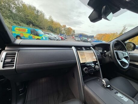 Land Rover Discovery 3.0 Discovery Dynamic HSE D MHEV A 4WD 5dr 32