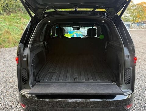 Land Rover Discovery 3.0 Discovery Dynamic HSE D MHEV A 4WD 5dr 12