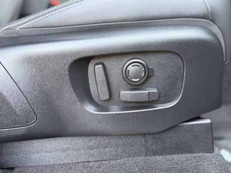 Land Rover Discovery 3.0 Discovery Dynamic HSE D MHEV A 4WD 5dr 23