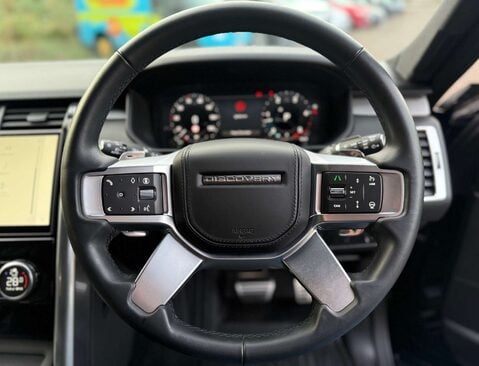 Land Rover Discovery 3.0 Discovery Dynamic HSE D MHEV A 4WD 5dr 45