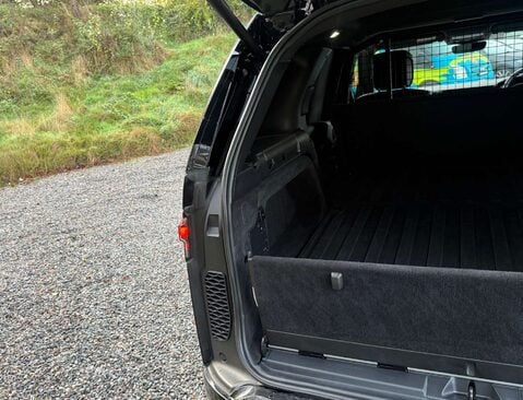 Land Rover Discovery 3.0 Discovery Dynamic HSE D MHEV A 4WD 5dr 9