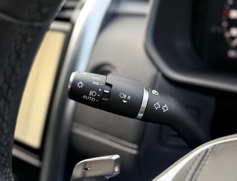 Land Rover Discovery 3.0 Discovery Dynamic HSE D MHEV A 4WD 5dr 41