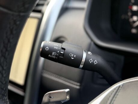 Land Rover Discovery 3.0 Discovery Dynamic HSE D MHEV A 4WD 5dr 41