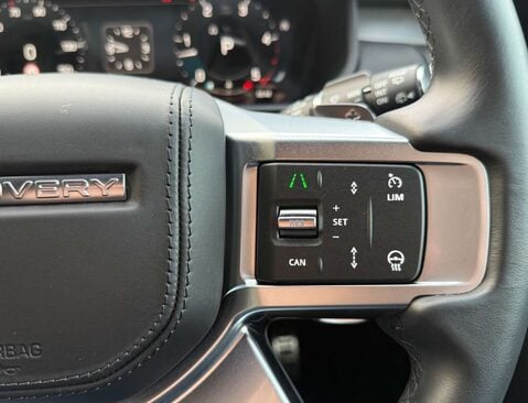 Land Rover Discovery 3.0 Discovery Dynamic HSE D MHEV A 4WD 5dr 44