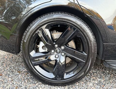 Land Rover Discovery 3.0 Discovery Dynamic HSE D MHEV A 4WD 5dr 17