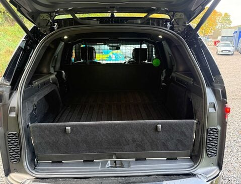 Land Rover Discovery 3.0 Discovery Dynamic HSE D MHEV A 4WD 5dr 11