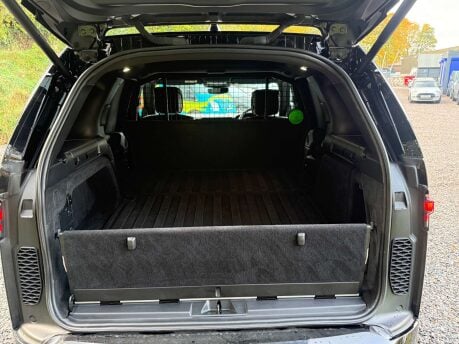 Land Rover Discovery 3.0 Discovery Dynamic HSE D MHEV A 4WD 5dr 11