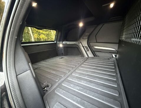 Land Rover Discovery 3.0 Discovery Dynamic HSE D MHEV A 4WD 5dr 14