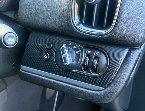 Mini Countryman 1.5 Countryman Cooper Exclusive Auto 5dr 33