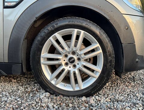 Mini Countryman 1.5 Countryman Cooper Exclusive Auto 5dr 9