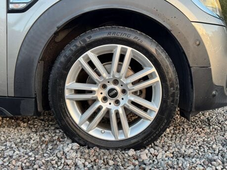 Mini Countryman 1.5 Countryman Cooper Exclusive Auto 5dr 9