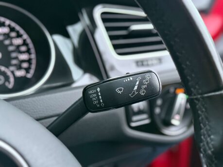 Volkswagen Golf 1.6 Golf GT TDI BlueMotion Technology 5dr 35