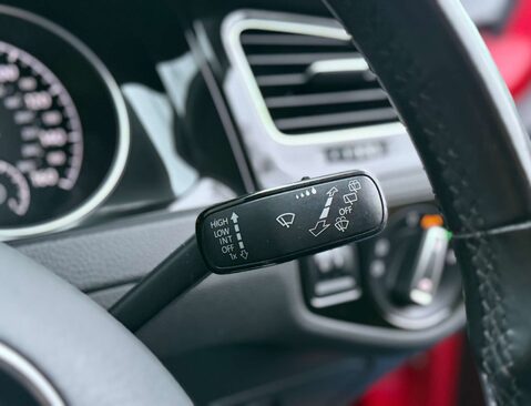 Volkswagen Golf 1.6 Golf GT TDI BlueMotion Technology 5dr 35