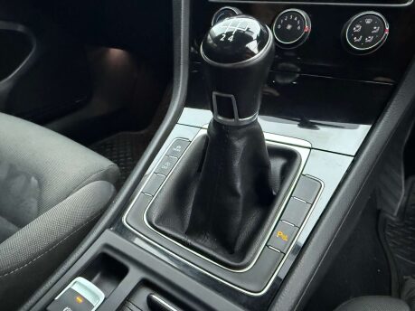 Volkswagen Golf 1.6 Golf GT TDI BlueMotion Technology 5dr 32