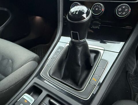 Volkswagen Golf 1.6 Golf GT TDI BlueMotion Technology 5dr 32