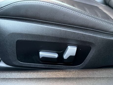 BMW 4 Series 2.0 420i M Sport Professional Edition Auto 2dr 34