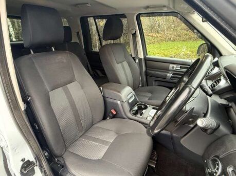 Land Rover Discovery 3.0 Discovery SE SDV6 Auto 4WD 5dr 26