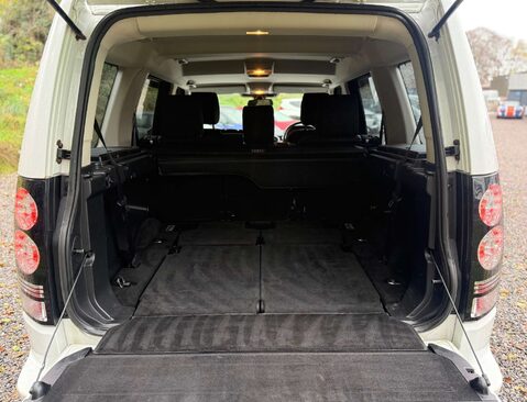 Land Rover Discovery 3.0 Discovery SE SDV6 Auto 4WD 5dr 12