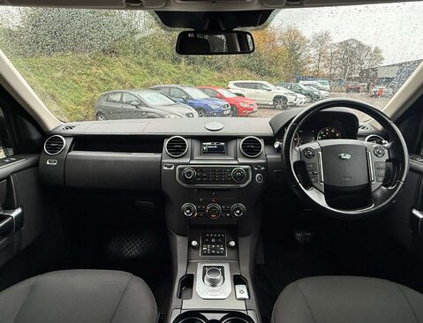 Land Rover Discovery 3.0 Discovery SE SDV6 Auto 4WD 5dr 9