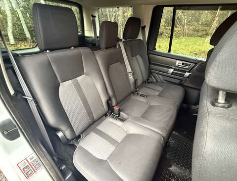 Land Rover Discovery 3.0 Discovery SE SDV6 Auto 4WD 5dr 15