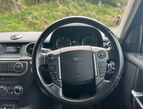 Land Rover Discovery 3.0 Discovery SE SDV6 Auto 4WD 5dr 8