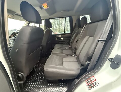 Land Rover Discovery 3.0 Discovery SE SDV6 Auto 4WD 5dr 17