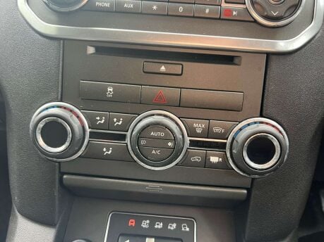 Land Rover Discovery 3.0 Discovery SE SDV6 Auto 4WD 5dr 14