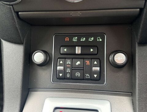 Land Rover Discovery 3.0 Discovery SE SDV6 Auto 4WD 5dr 30