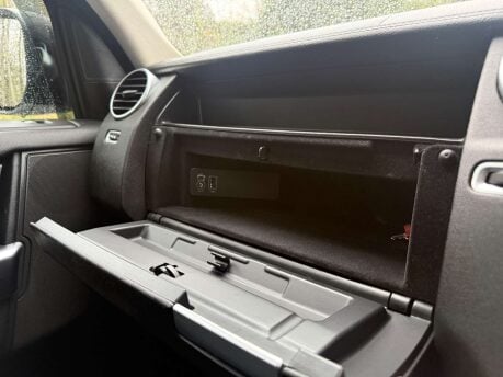 Land Rover Discovery 3.0 Discovery SE SDV6 Auto 4WD 5dr 37