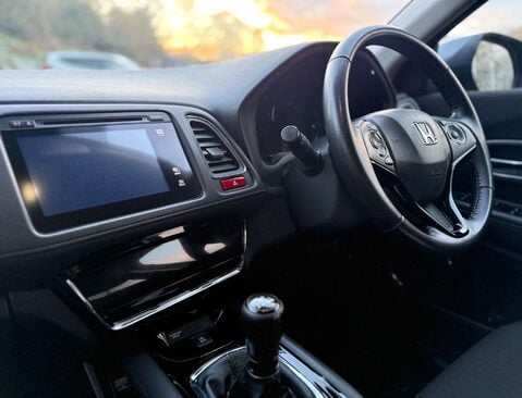 Honda HR-V 1.5 HR-V SE i-VTec 5dr 25