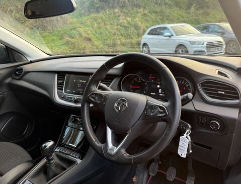 Vauxhall Grandland X 1.2 Grandland X SRi Nav T 5dr 18
