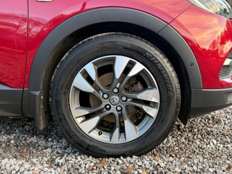 Vauxhall Grandland X 1.2 Grandland X SRi Nav T 5dr 9