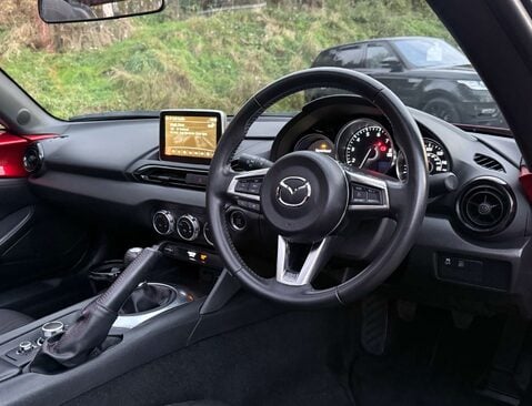 Mazda MX-5 2.0 MX-5 RF SE-L Nav 2dr 25